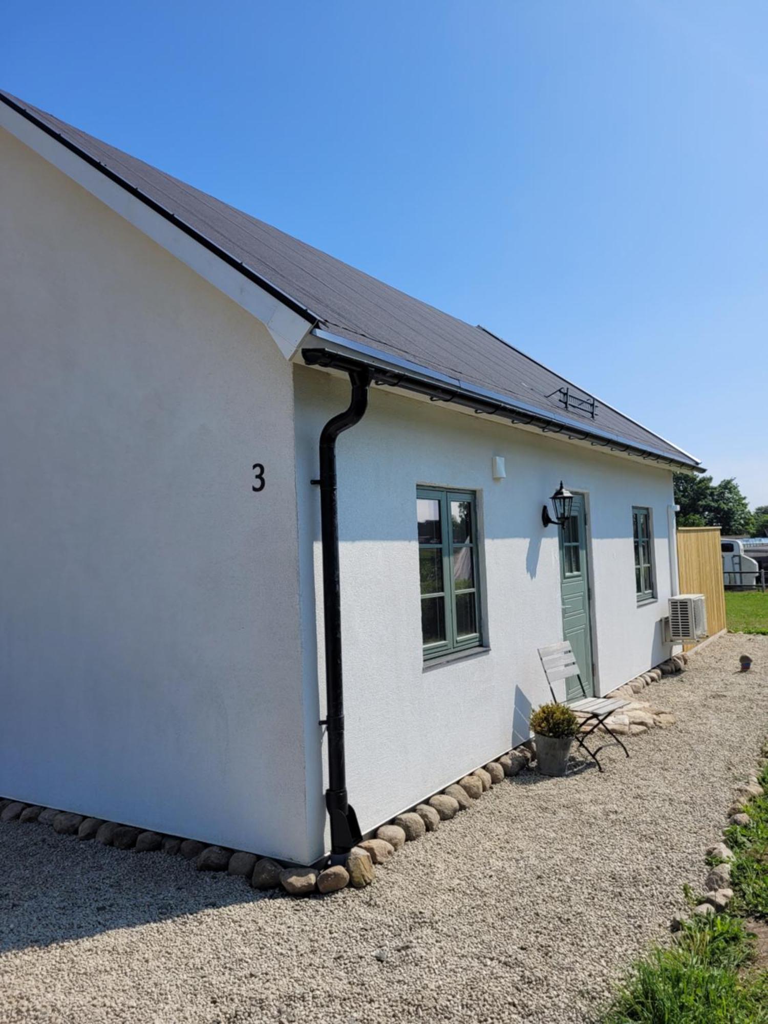 Litet Hus I Mysig By Naera Havet Villa Ystad Exterior photo